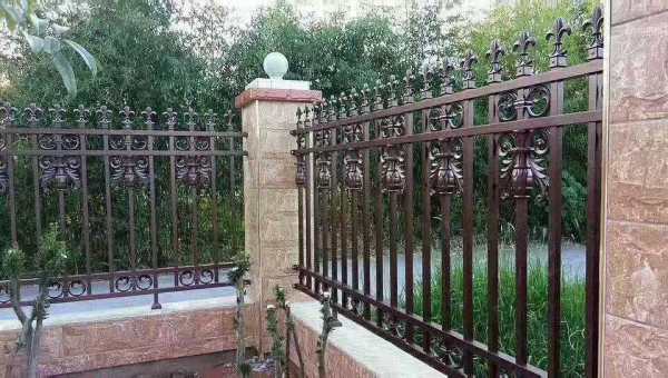 选购合适的铝艺栏杆需要注意哪些方面？