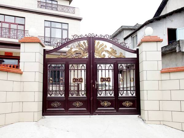 铝艺大门与不锈钢大门有什么区别？